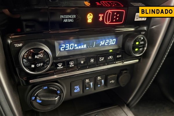 TOYOTA HILUX SW4 2.8 D-4D TURBO DIESEL SRX PLATINUM 7L 4X4 AUTOMÁTICO 2024/2024